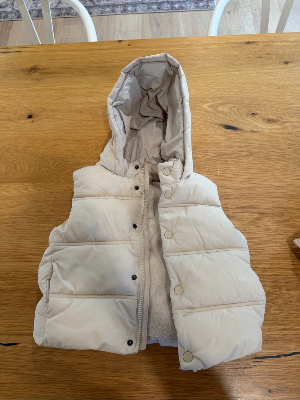 Zara Kids Hooded Puffer Vest in Light Beige